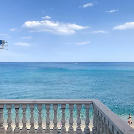 Maremare Apartments Giardini-Naxos Buitenkant foto