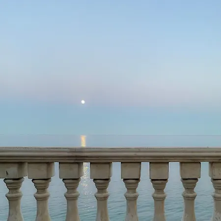 Maremare Apartments Giardini-Naxos Buitenkant foto